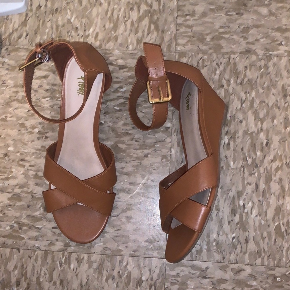Brown Wedges